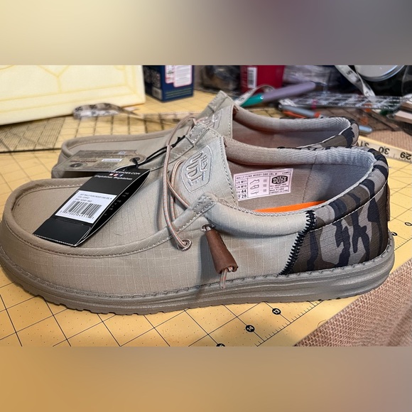 Hey Dude Other - Hey Dude Wally Mossy Oak Camo Men's 11, BN with tags!